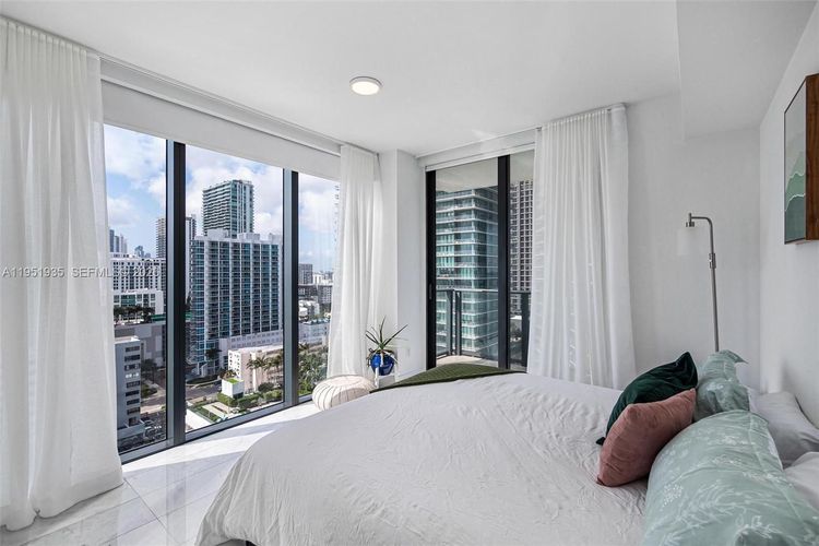 One Paraiso #1701 image #23