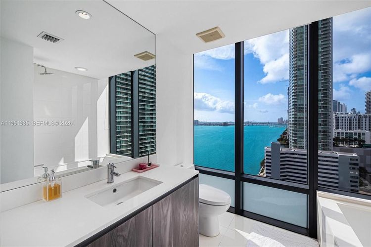 One Paraiso #1701 image #26