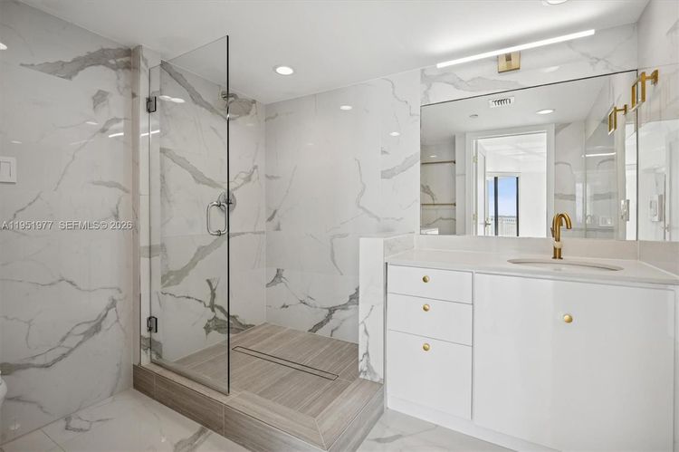 Towers of Quayside Condo #4 #1704 image #11