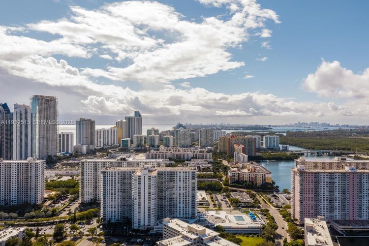 Winston Towers #2018 image #23