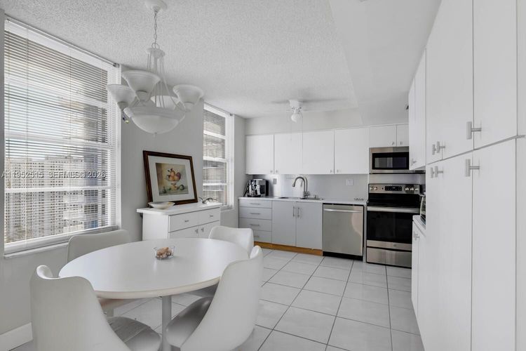 Winston Towers #2018 image #9