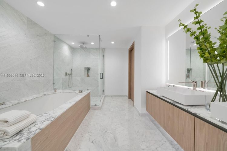 Onda Residences #701 image #13