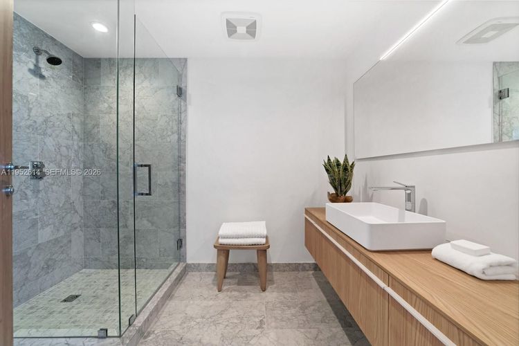 Onda Residences #701 image #17