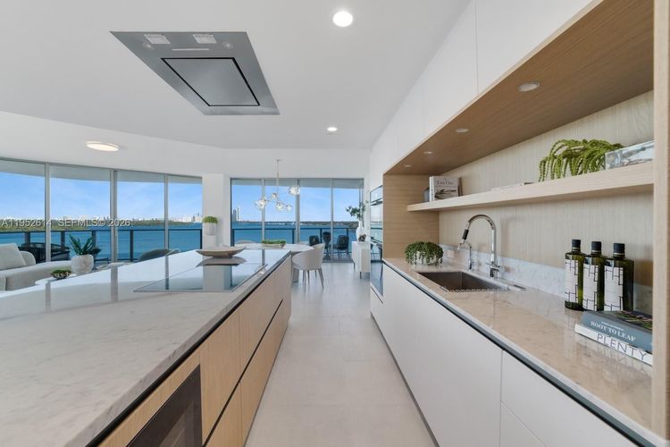 Onda Residences #701 image #8