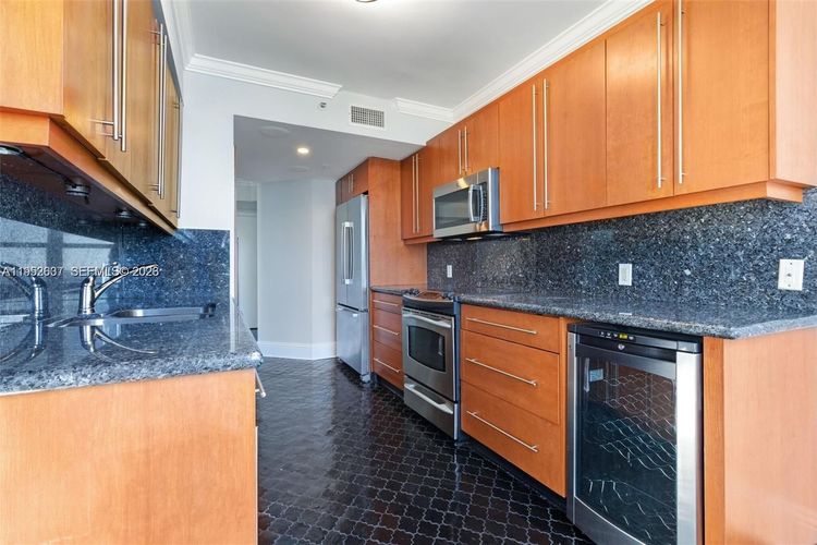 Courvoisier Courts #2103 image #10