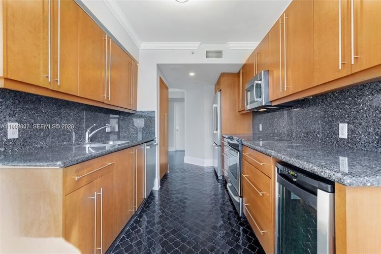 Courvoisier Courts #2103 image #11