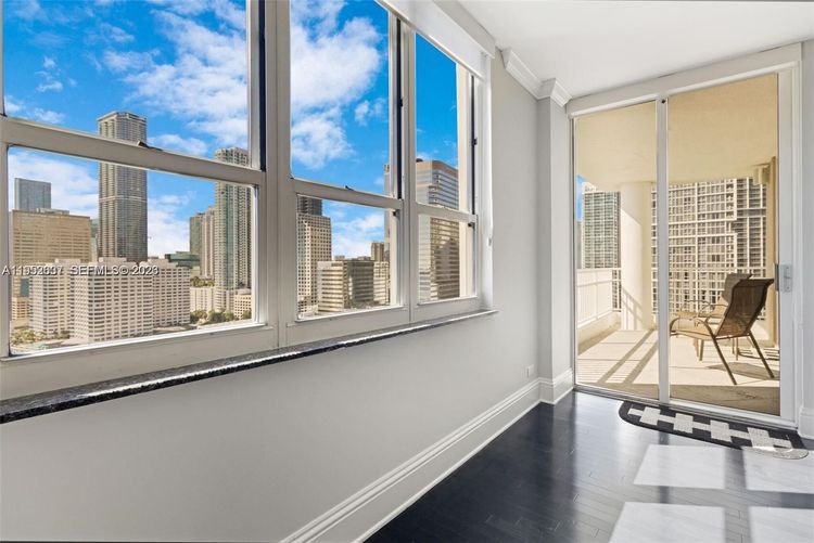 Courvoisier Courts #2103 image #12