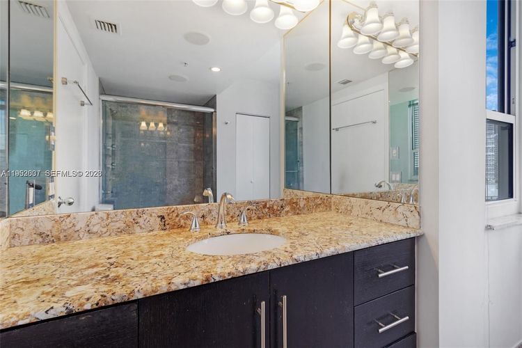 Courvoisier Courts #2103 image #24