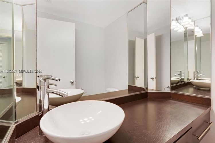 Courvoisier Courts #2103 image #28