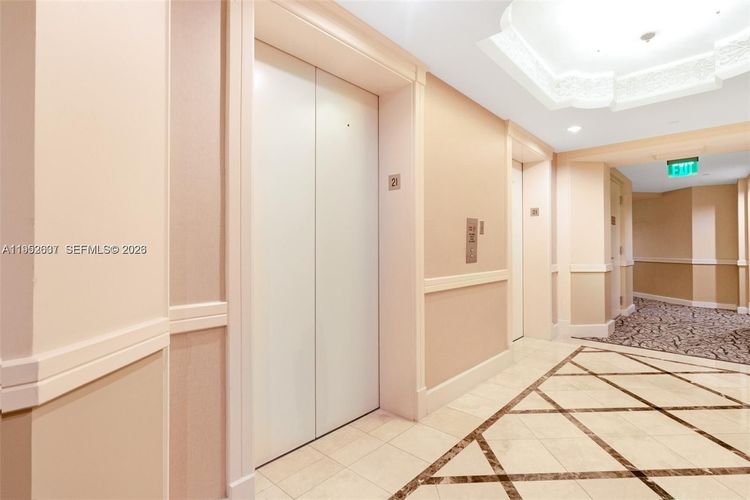 Courvoisier Courts #2103 image #37