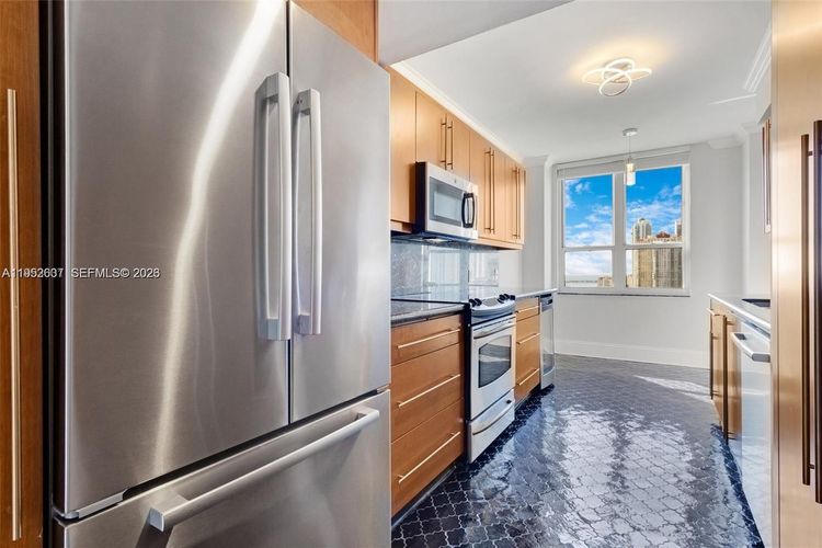 Courvoisier Courts #2103 image #7