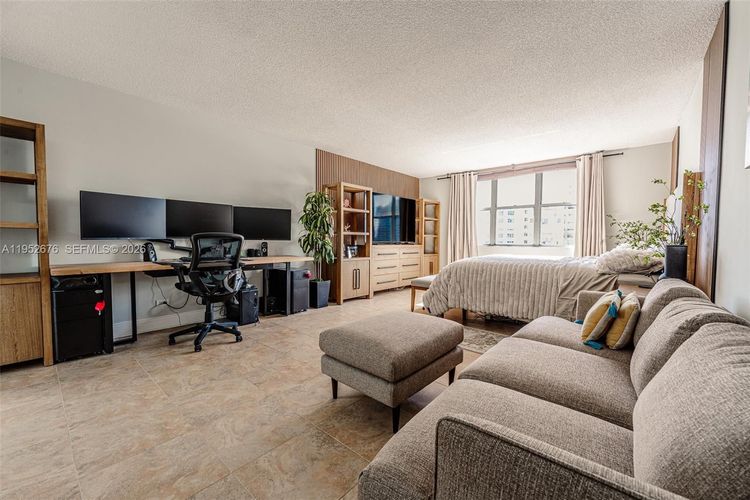 Cricket Club Miami #909 image #29