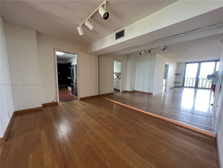 Towers of Key Biscayne #A706 image #18