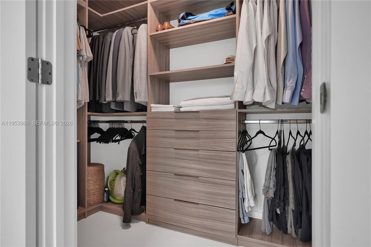 The Bond #1802 image #11