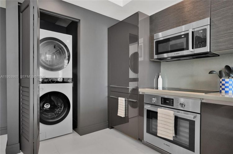 The Bond #1802 image #17