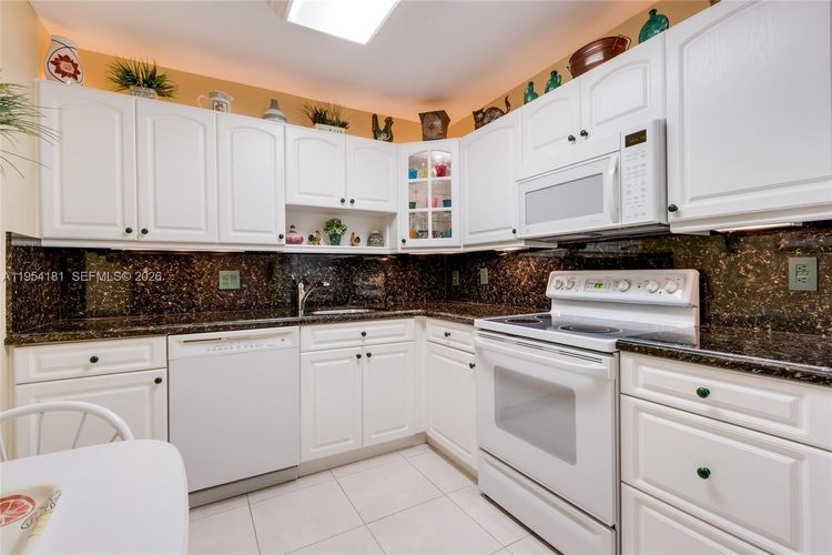 Olympus Towers and Marina #2315 image #21