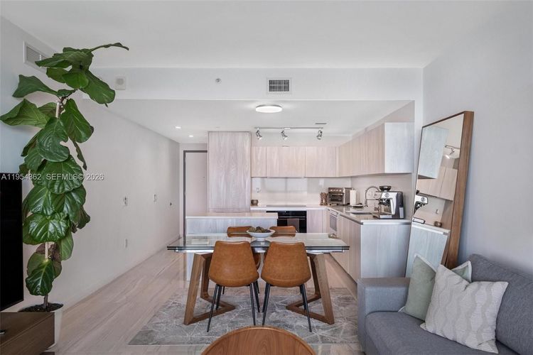 One Paraiso #3605 image #14