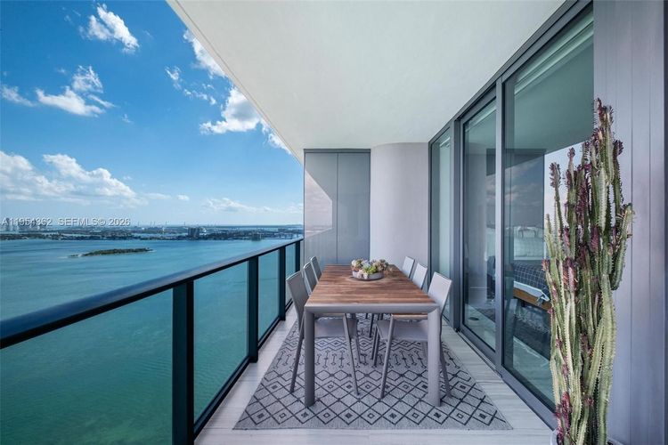 One Paraiso #3605 image #16