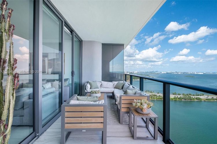 One Paraiso #3605 image #17