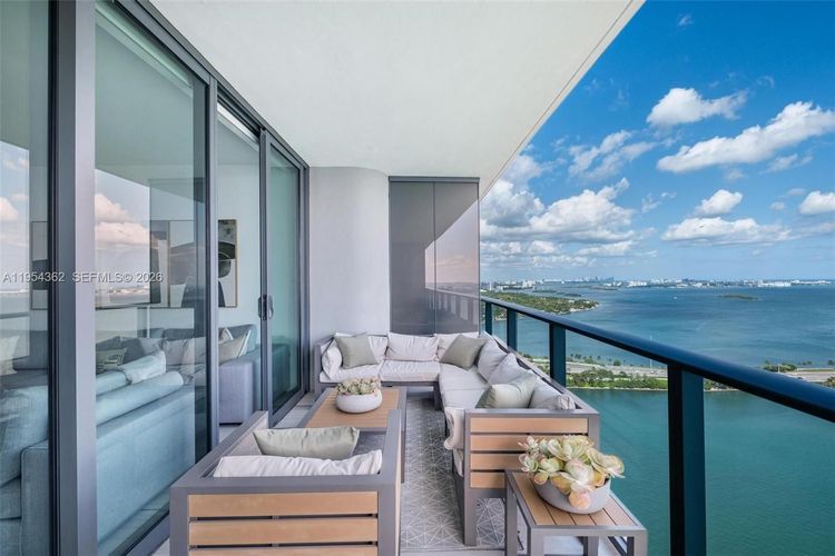 One Paraiso #3605 image #18