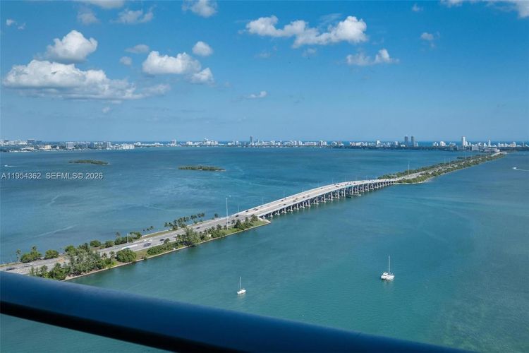 One Paraiso #3605 image #19