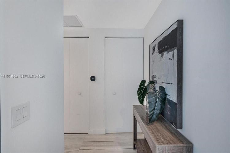 One Paraiso #3605 image #20