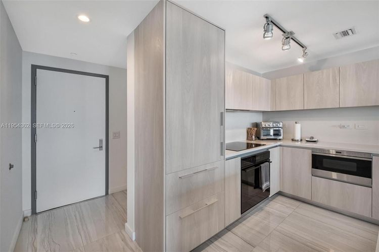 One Paraiso #3605 image #23