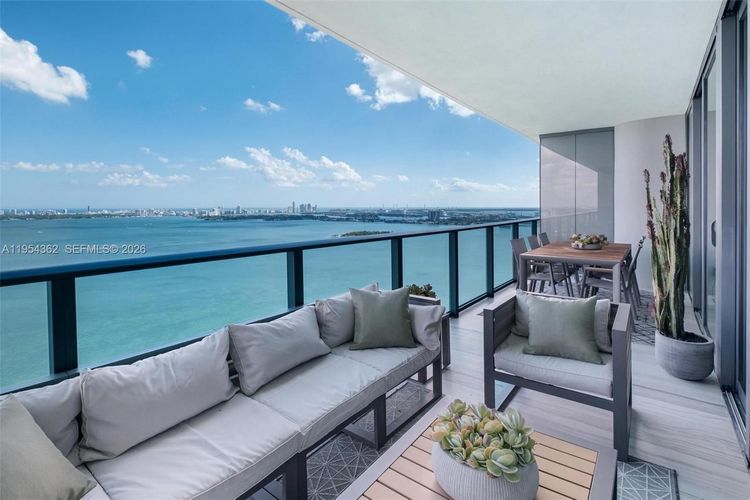 One Paraiso #3605 image #27