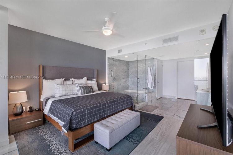 One Paraiso #3605 image #28