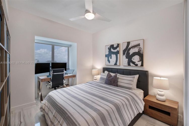 One Paraiso #3605 image #36