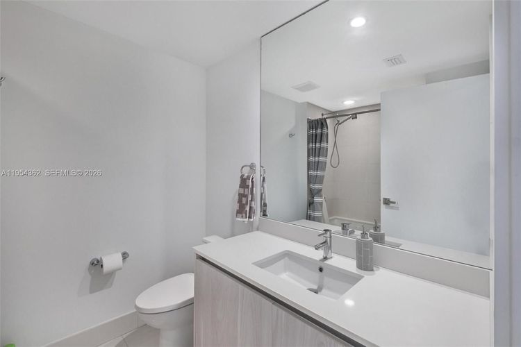 One Paraiso #3605 image #40