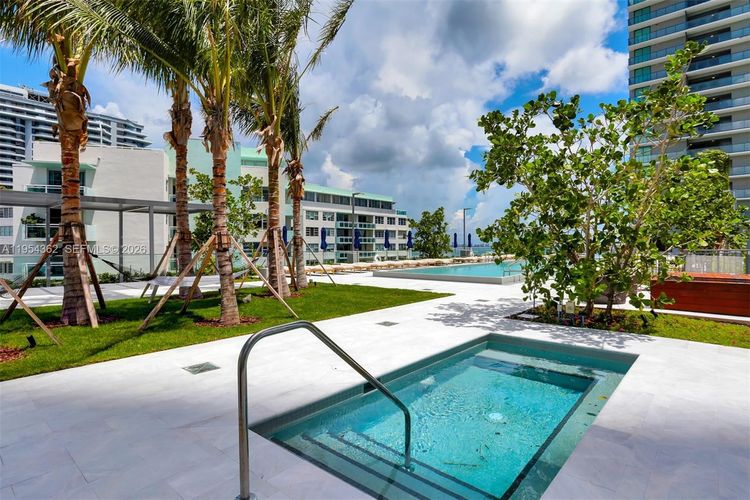 One Paraiso #3605 image #44