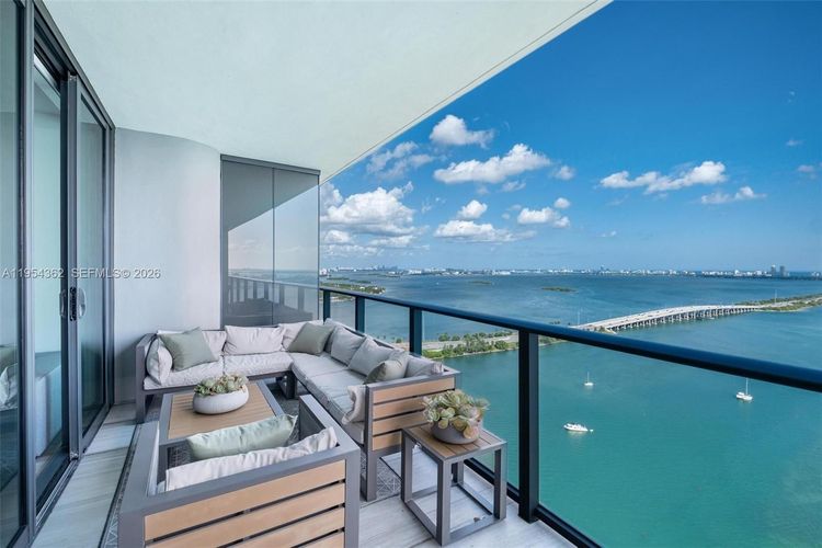 One Paraiso #3605 image #8