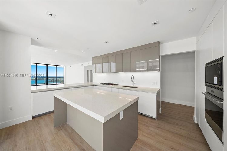 Elysee Miami #5502 image #9