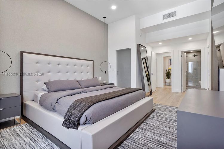 Roney Palace #1633 image #9