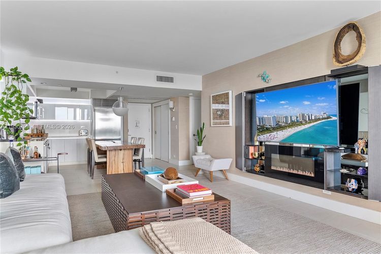 1 Hotel & Homes #1427 image #10