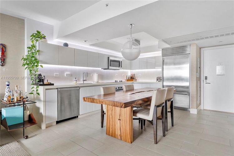 1 Hotel & Homes #1427 image #12