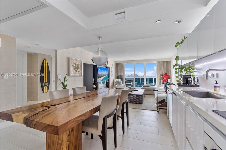 1 Hotel & Homes #1427 image #17