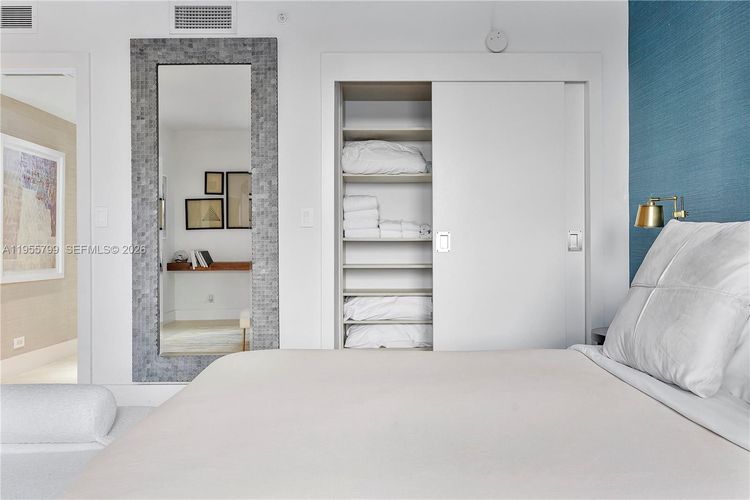 1 Hotel & Homes #1427 image #26