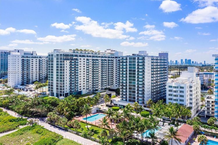 1 Hotel & Homes #1427 image #42