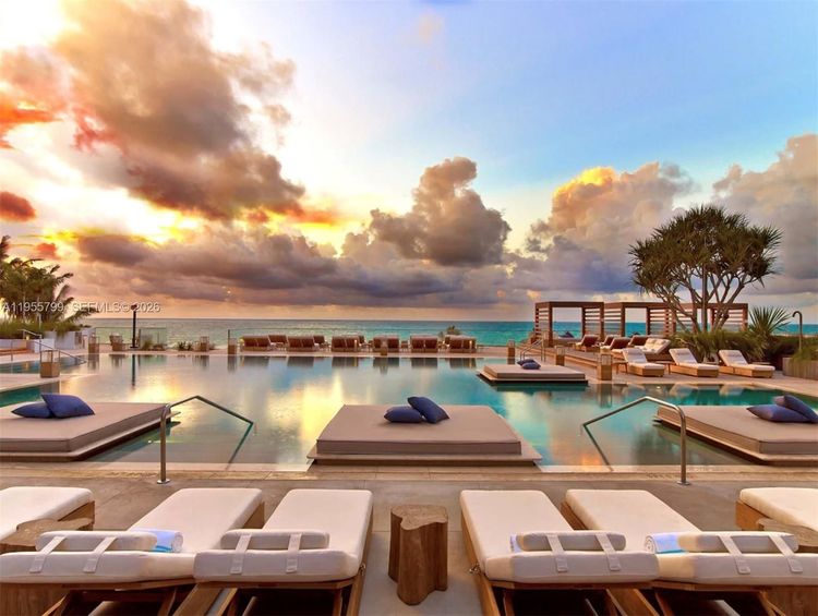 1 Hotel & Homes #1427 image #55