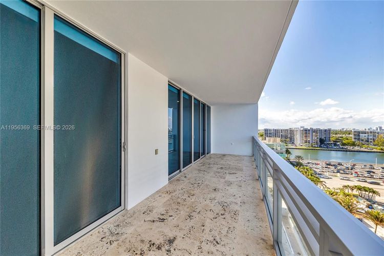 Diplomat Residences #1003 image #1
