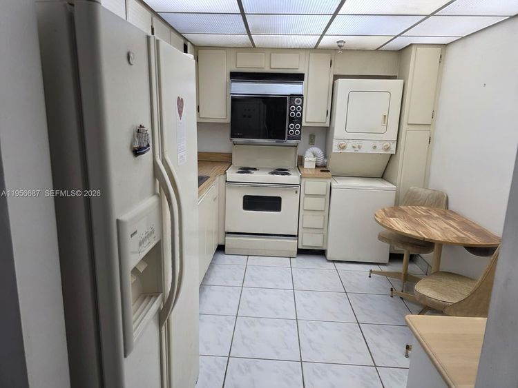 Winston Towers #1503 image #16