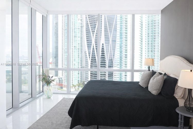 Paramount Miami Worldcenter #2401 image #15