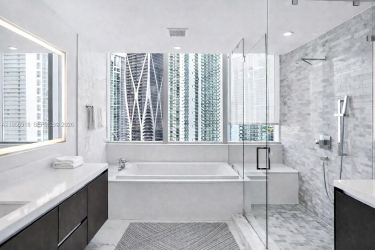 Paramount Miami Worldcenter #2401 image #16