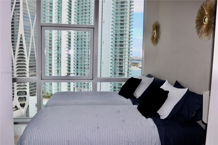 Paramount Miami Worldcenter #2401 image #17