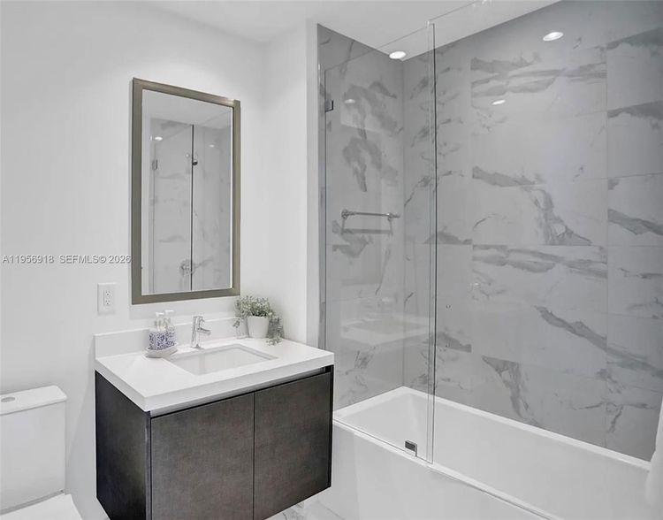 Paramount Miami Worldcenter #2401 image #18