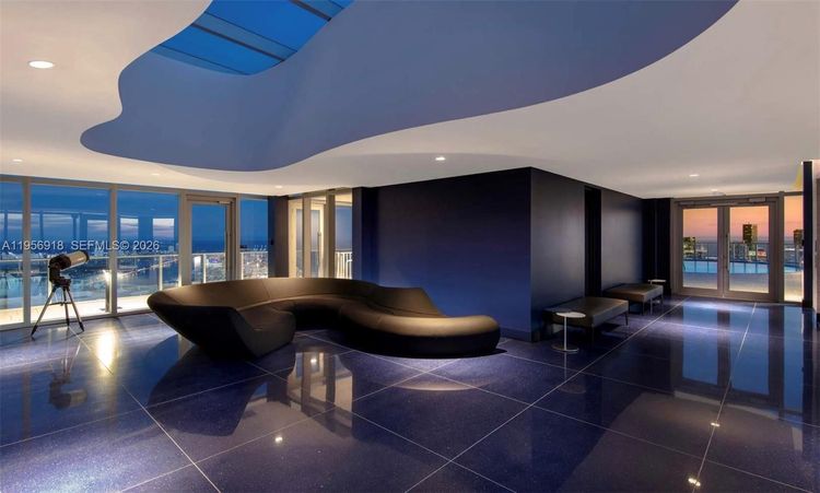 Paramount Miami Worldcenter #2401 image #38