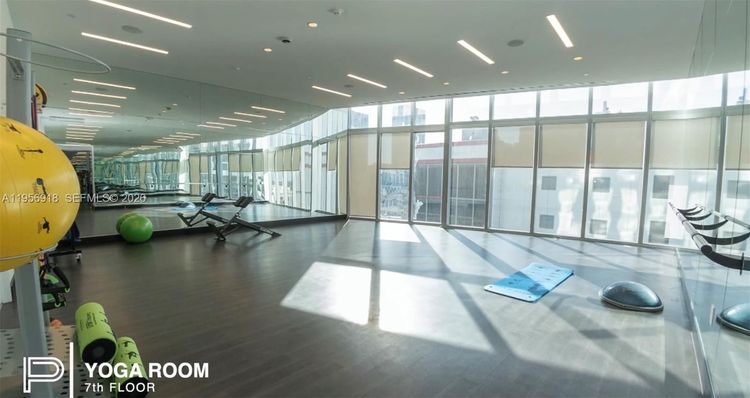 Paramount Miami Worldcenter #2401 image #42