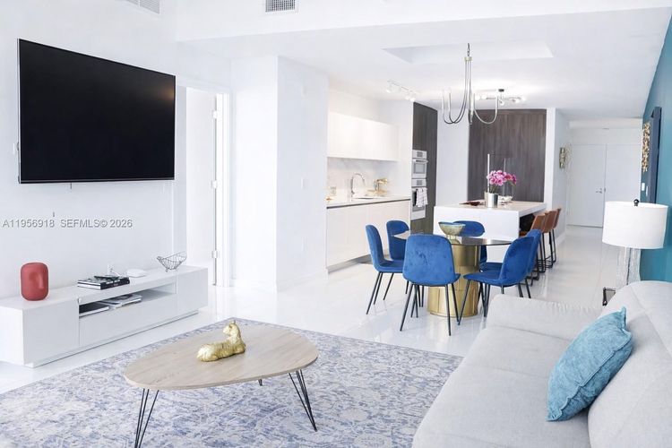 Paramount Miami Worldcenter #2401 image #9